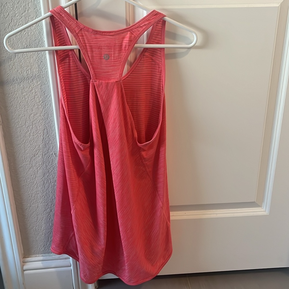 Lululemon Essential Tank - Picture 2 of 3